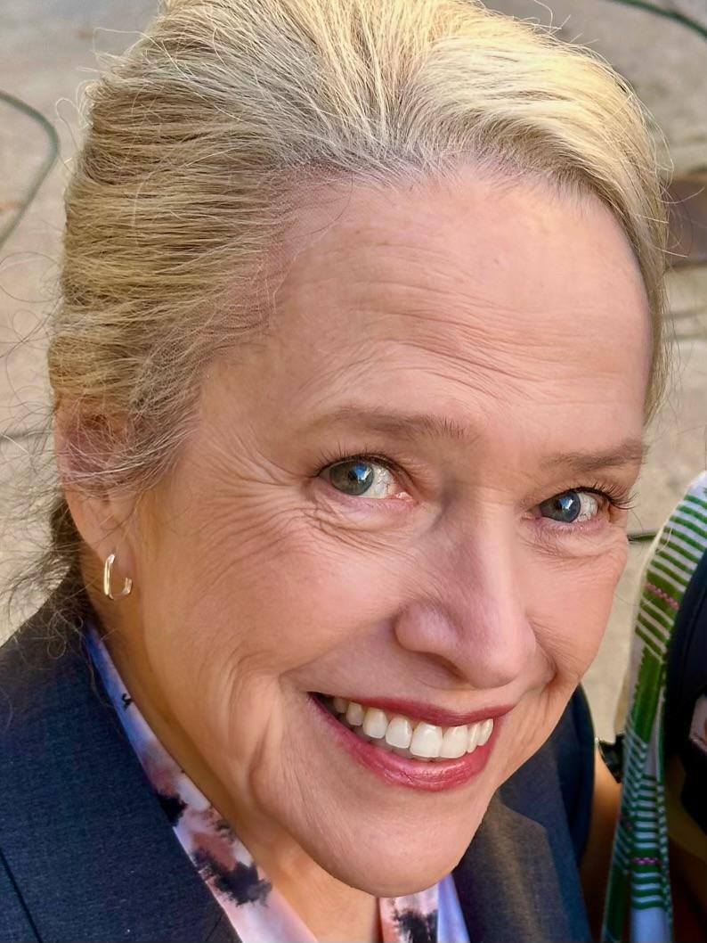 Kathy Bates image