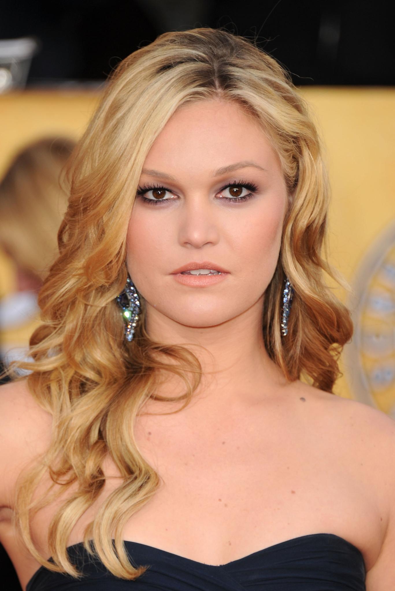 Julia Stiles image