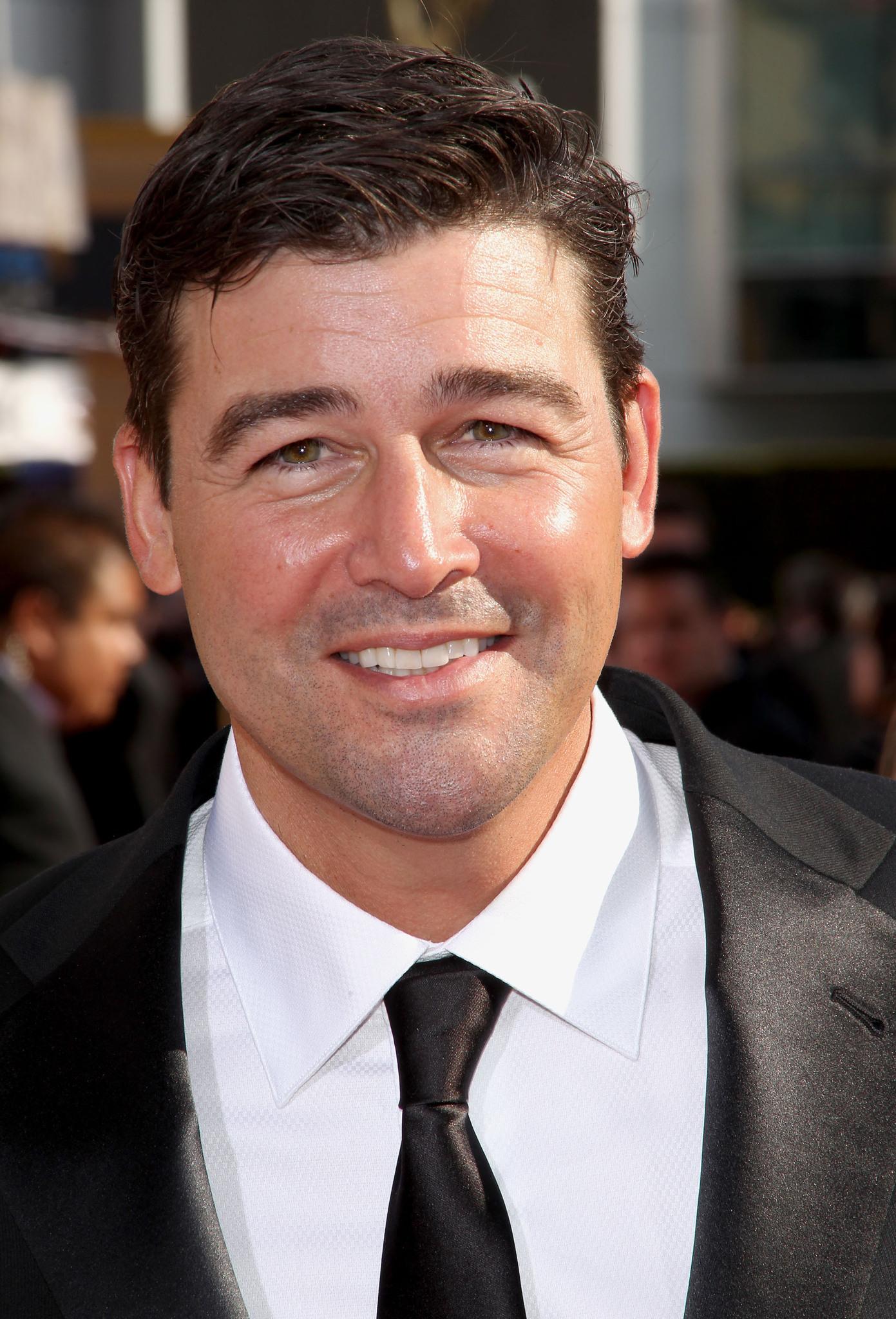 Kyle Chandler image