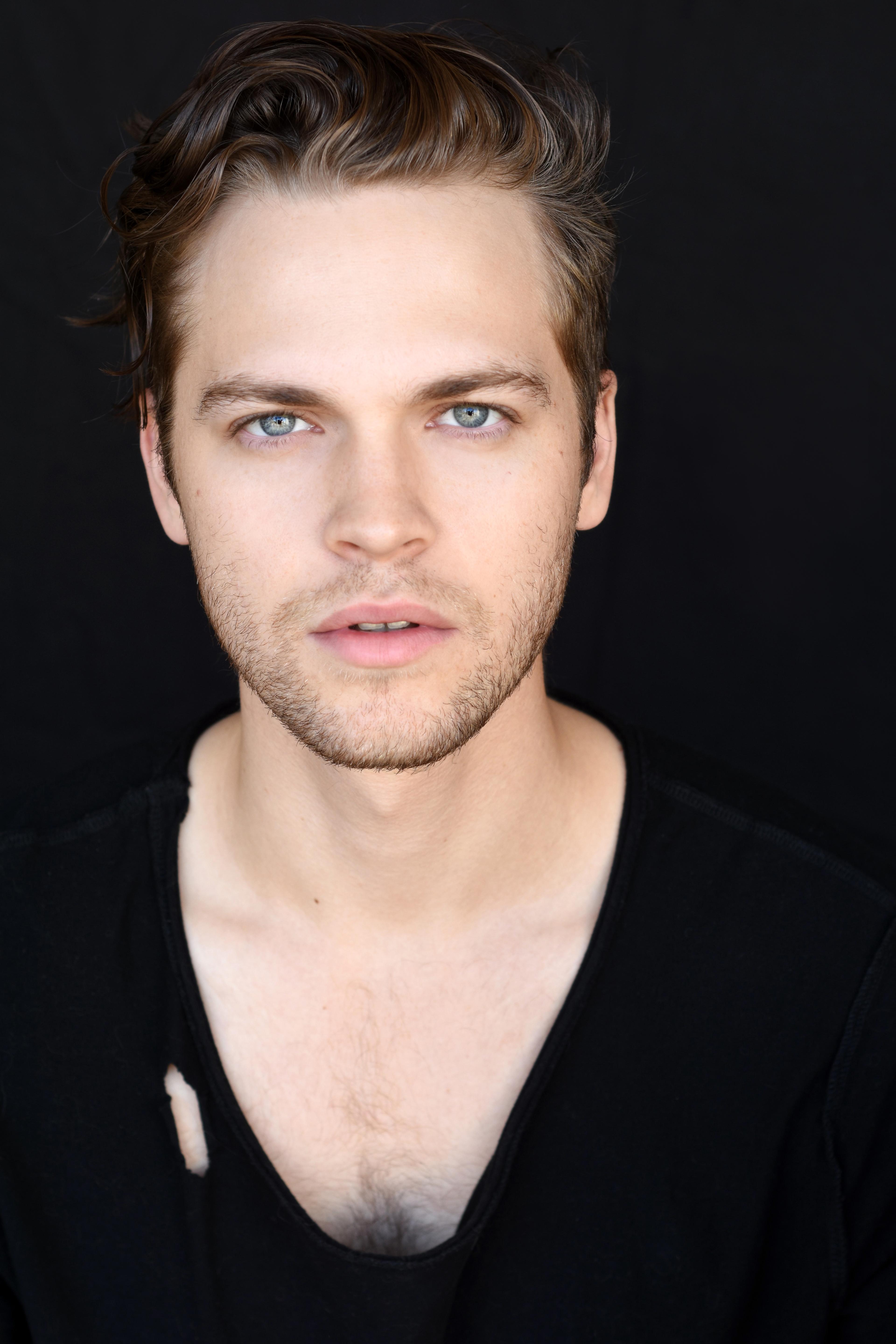 Alexander Calvert image